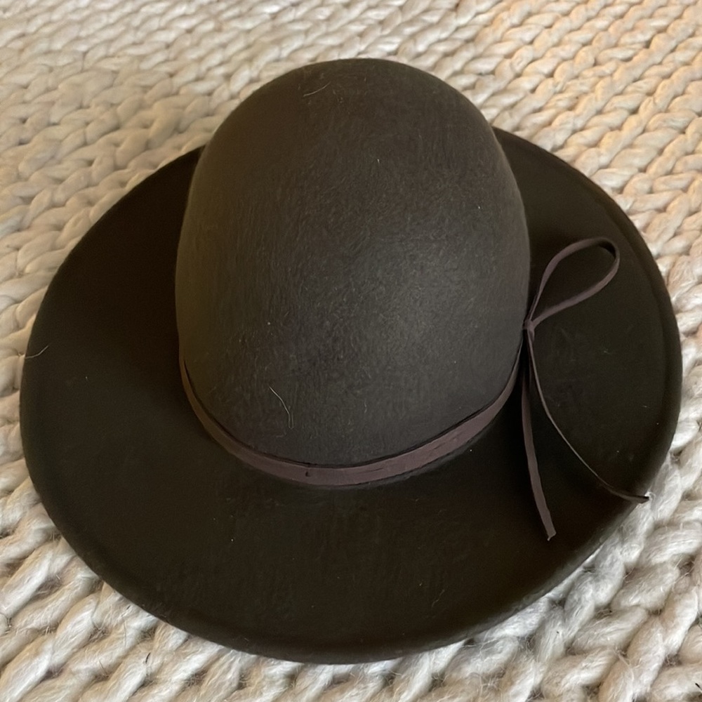 Wool hat bundle - Picture 2 of 6